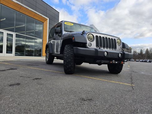 Used 2016 Jeep Wrangler Rubicon w/ Dual Top Group image 4