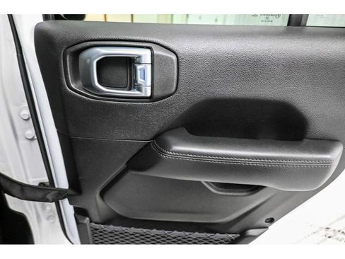 Used 2023 Jeep Wrangler Unlimited Sahara AWD/4WD image 18