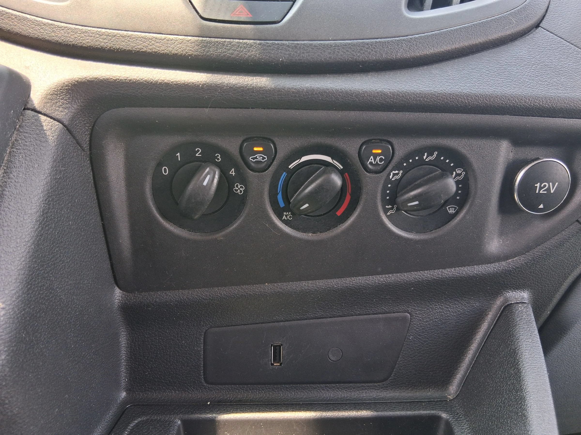 Used 2019 Ford Transit 150 XL RWD image 42