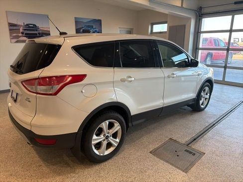 Used 2016 Ford Escape SE w/ SE Cold Weather Package image 5