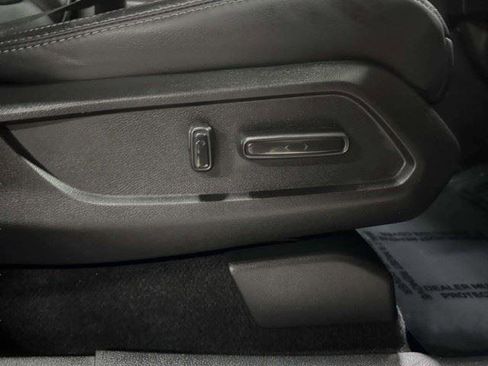 Used 2025 Honda Pilot EX-L image 57