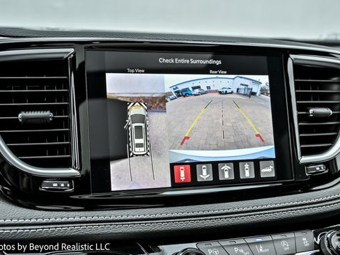 Used 2024 Chrysler Pacifica Limited w/ S Appearance Package image 40