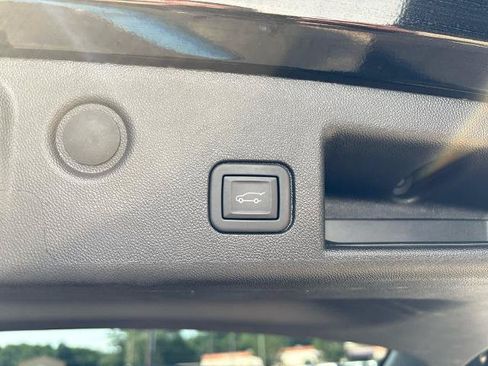 Used 2024 Chevrolet Equinox LT AWD/4WD image 8