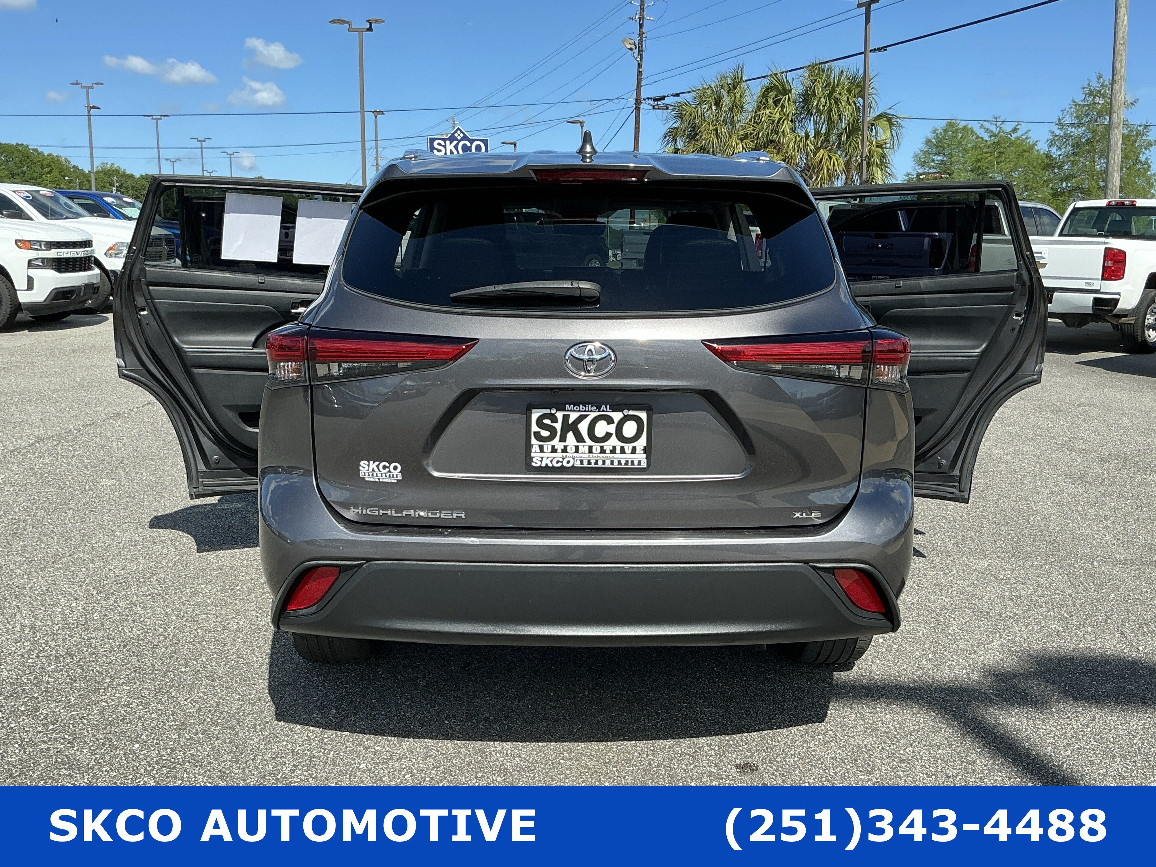 Used 2021 Toyota Highlander XLE FWD image 32