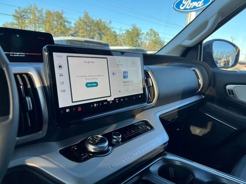 New 2026 Ford Expedition Active image 15