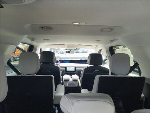 New 2026 Lincoln Navigator L Premier image 20