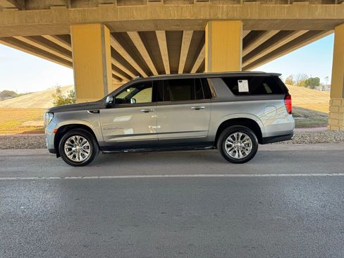 Used 2023 GMC Yukon XL Denali image 6