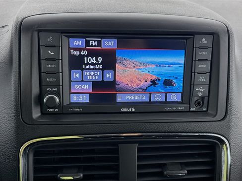 Used 2018 Dodge Grand Caravan SE w/ UConnect Hands-Free Group FWD image 16