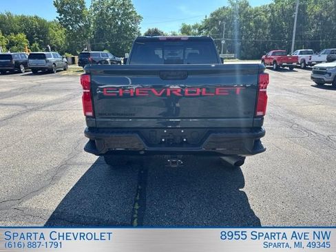 Used 2025 Chevrolet Silverado 2500 LT w/ Trail Boss Package AWD/4WD image 4
