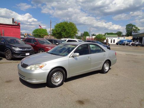 Used 2002 Toyota Camry LE image 2