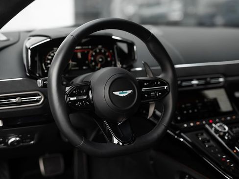 Used 2025 Aston Martin V8 Vantage Coupe image 11