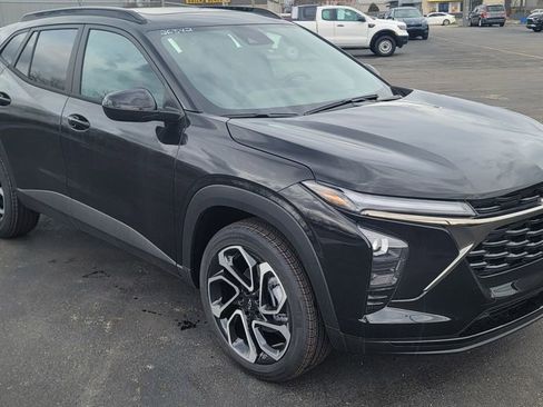 New 2026 Chevrolet Trax RS w/ Sunroof Package image 2