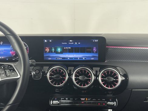 Used 2025 Mercedes-Benz CLA 250 image 17