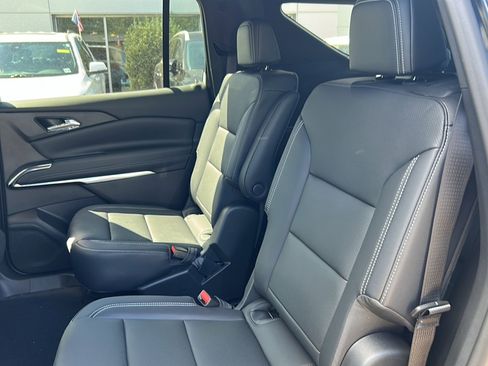 New 2026 Chevrolet Traverse LT w/ Driver Confidence Package AWD/4WD image 14