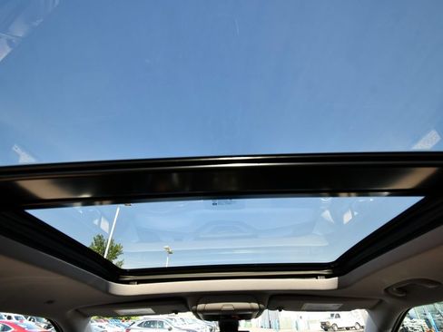 Used 2023 Chevrolet Blazer LT w/ Sound & Technology Package AWD/4WD image 17