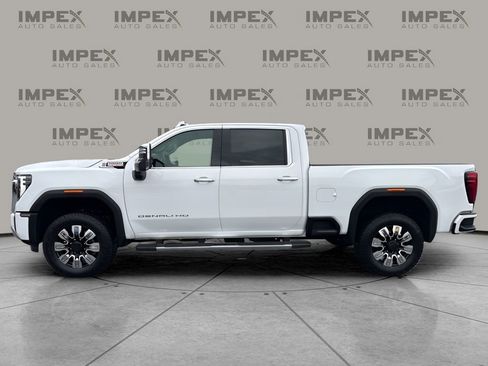 Used 2025 GMC Sierra 2500 Denali image 2