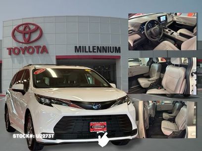 Certified 2025 Toyota Sienna LE w/ LE Plus Package