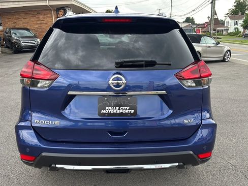 Used 2019 Nissan Rogue SV FWD image 12
