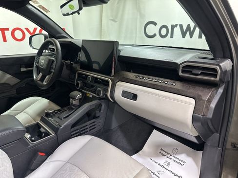 Used 2024 Toyota Tacoma Limited w/ Limited Package (LT) image 13