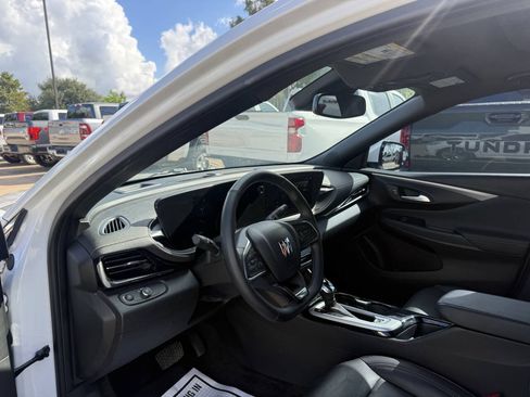 Used 2024 Buick Envista Avenir FWD image 6