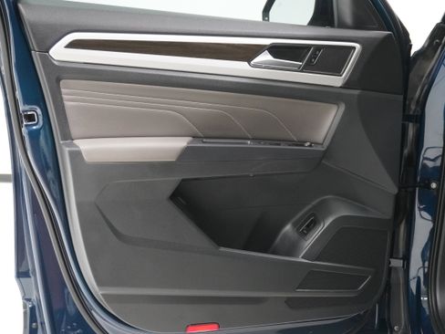 Used 2021 Volkswagen Atlas SE w/ Panoramic Sunroof Package image 15