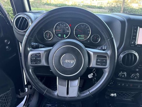 Used 2018 Jeep Wrangler Unlimited Sahara image 19