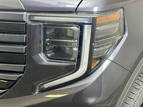 Used 2023 GMC Sierra 1500 AT4 w/ AT4 Premium Package AWD/4WD image 23