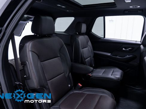 Used 2023 Chevrolet Traverse High Country image 51