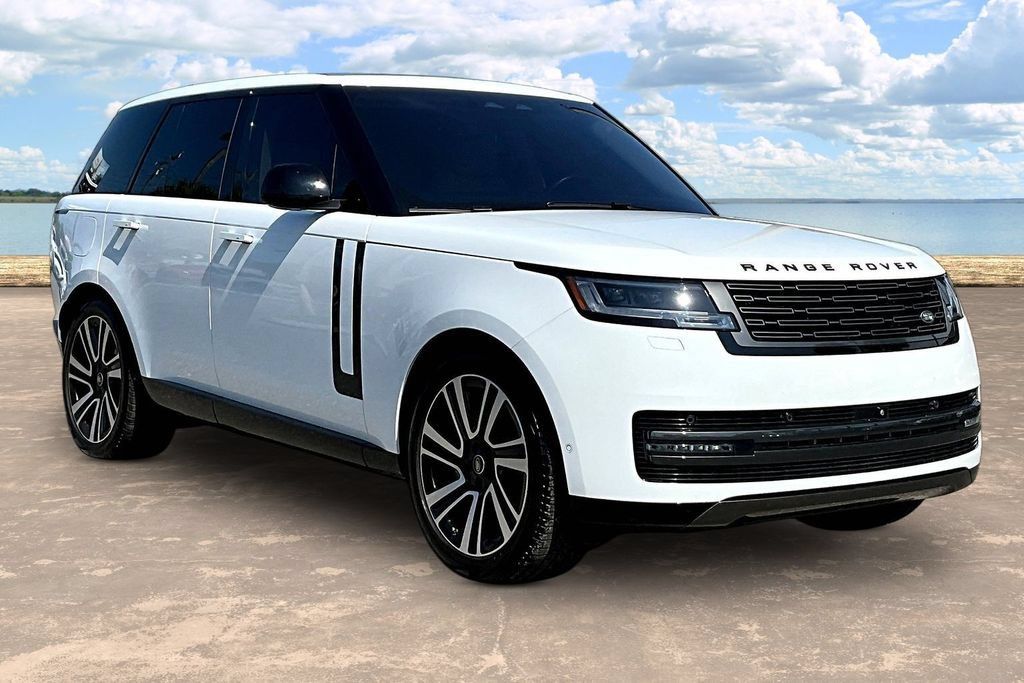 Used 2023 Land Rover Range Rover SE AWD/4WD image 3