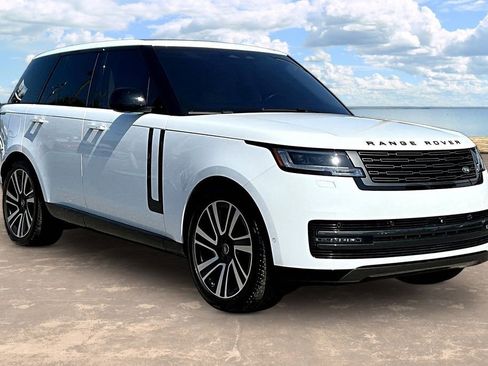 Used 2023 Land Rover Range Rover SE AWD/4WD image 3