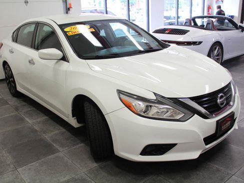 Used 2018 Nissan Altima 2.5 SV FWD image 3