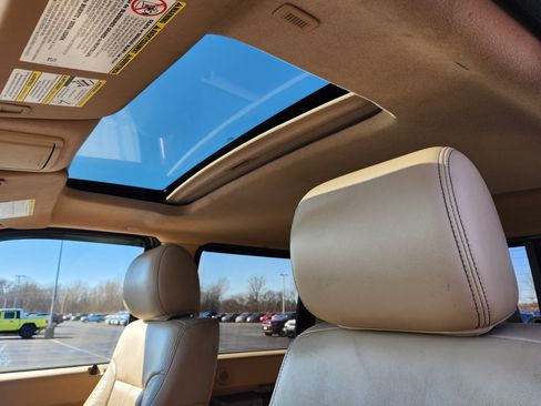 Used 2014 Ford F250 Lariat w/ Lariat Ultimate Package image 25