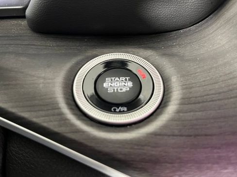 Used 2022 Jeep Grand Cherokee L Limited w/ Black Appearance Package AWD/4WD image 25