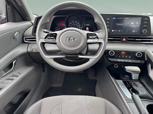 Used 2023 Hyundai Elantra SEL w/ Cargo Package image 13