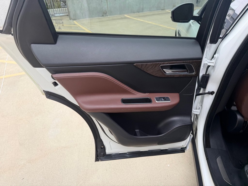 Used 2019 Jaguar F-PACE S AWD/4WD image 23