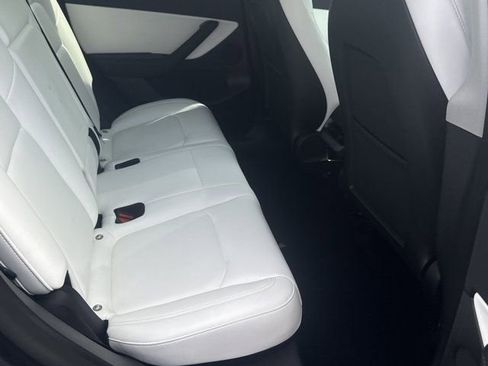 Used 2022 Tesla Model Y Performance image 17