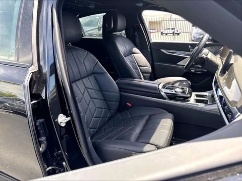 Used 2024 BMW i7 M70 AWD/4WD image 29