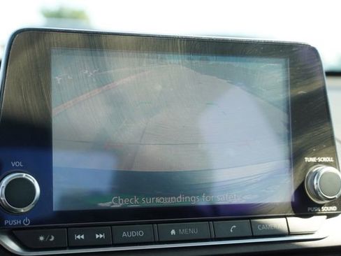 Used 2022 Nissan Altima 2.5 SV FWD image 24