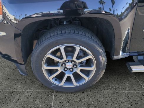 Used 2021 GMC Canyon Denali image 15