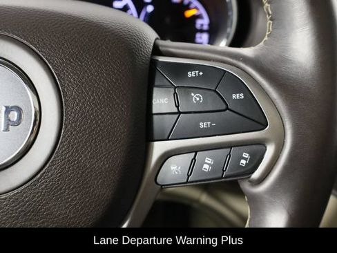 Used 2021 Jeep Grand Cherokee Overland AWD/4WD image 10