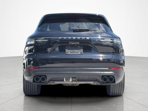 Used 2022 Porsche Cayenne Platinum Edition AWD/4WD image 4