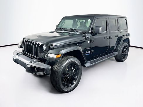 Used 2021 Jeep Wrangler Sahara image 3