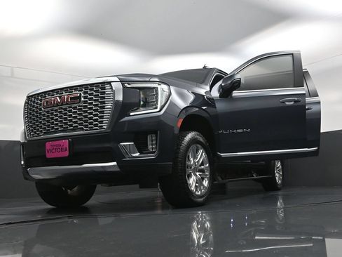 Used 2021 GMC Yukon XL SLT w/ SLT Premium Package RWD image 32