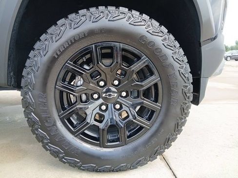 Certified 2025 Chevrolet Colorado Trail Boss AWD/4WD image 22
