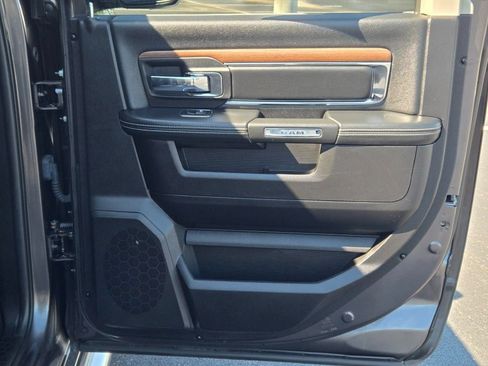 Used 2014 RAM 1500 Laramie w/ Convenience Group AWD/4WD image 9