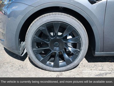 Used 2023 Tesla Model Y Long Range image 12