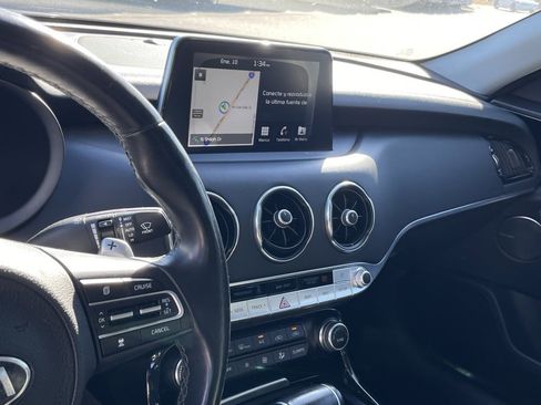 Used 2018 Kia Stinger Premium image 8