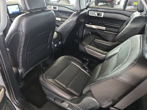 Used 2021 Ford Explorer Limited w/ Equipment Group 301A image 11