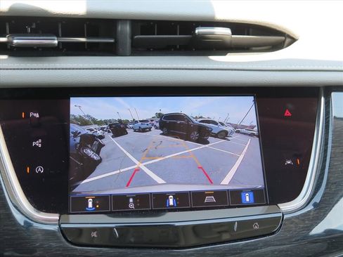 Used 2023 Cadillac XT6 Premium Luxury w/ Technology Package image 17