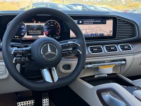 New 2026 Mercedes-Benz GLS 450 4MATIC image 28